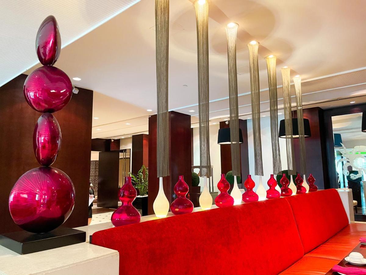 Hotel Mövenpick Grand Al Bustan Dubai Exterior foto Lobby