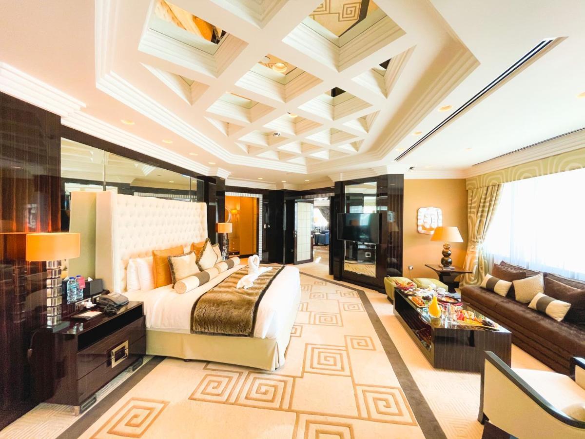 Hotel Mövenpick Grand Al Bustan Dubai Exterior foto Suite