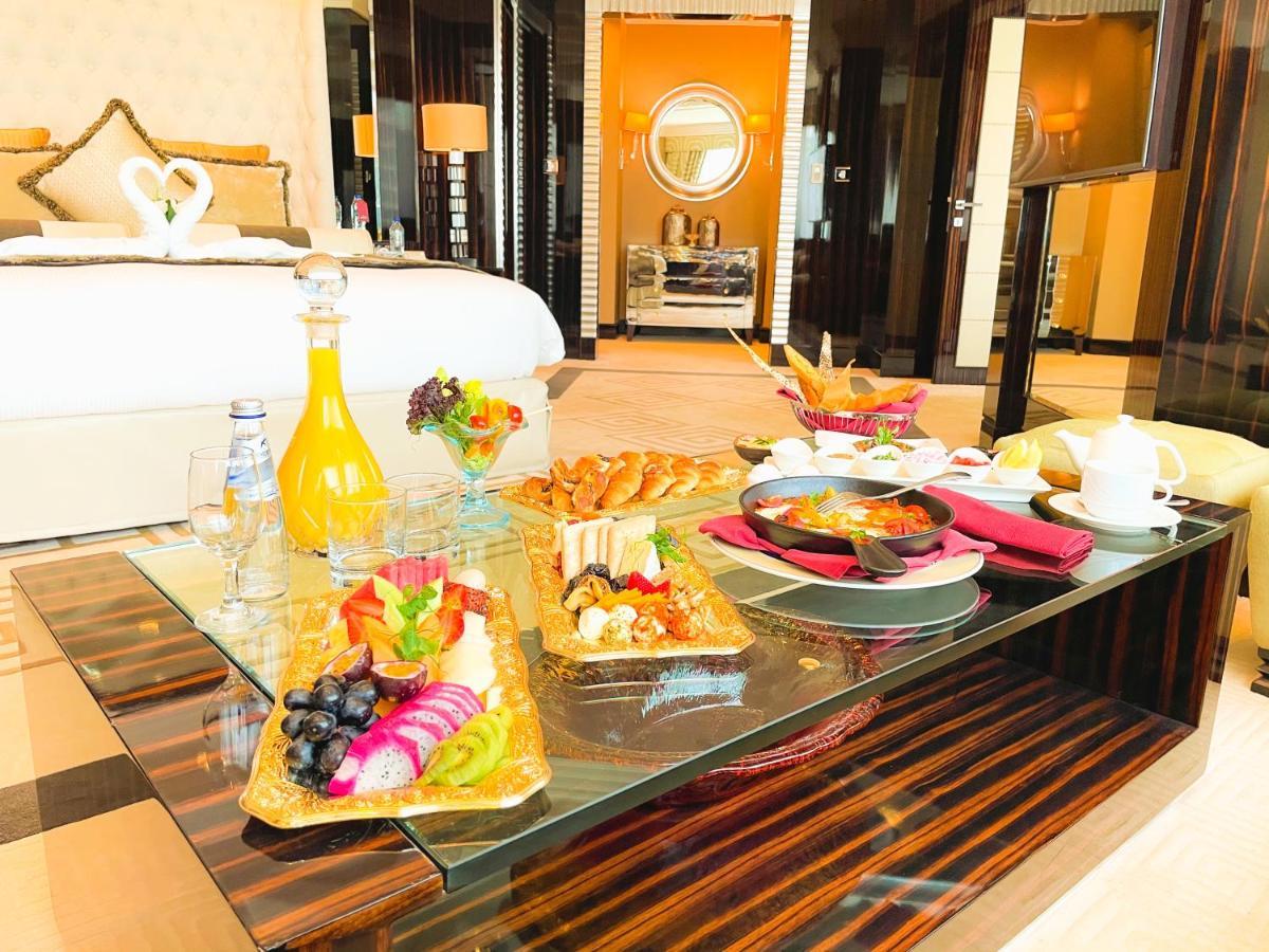 Hotel Mövenpick Grand Al Bustan Dubai Exterior foto In-room dining at the Taj Mahal Palace, Mumbai, India