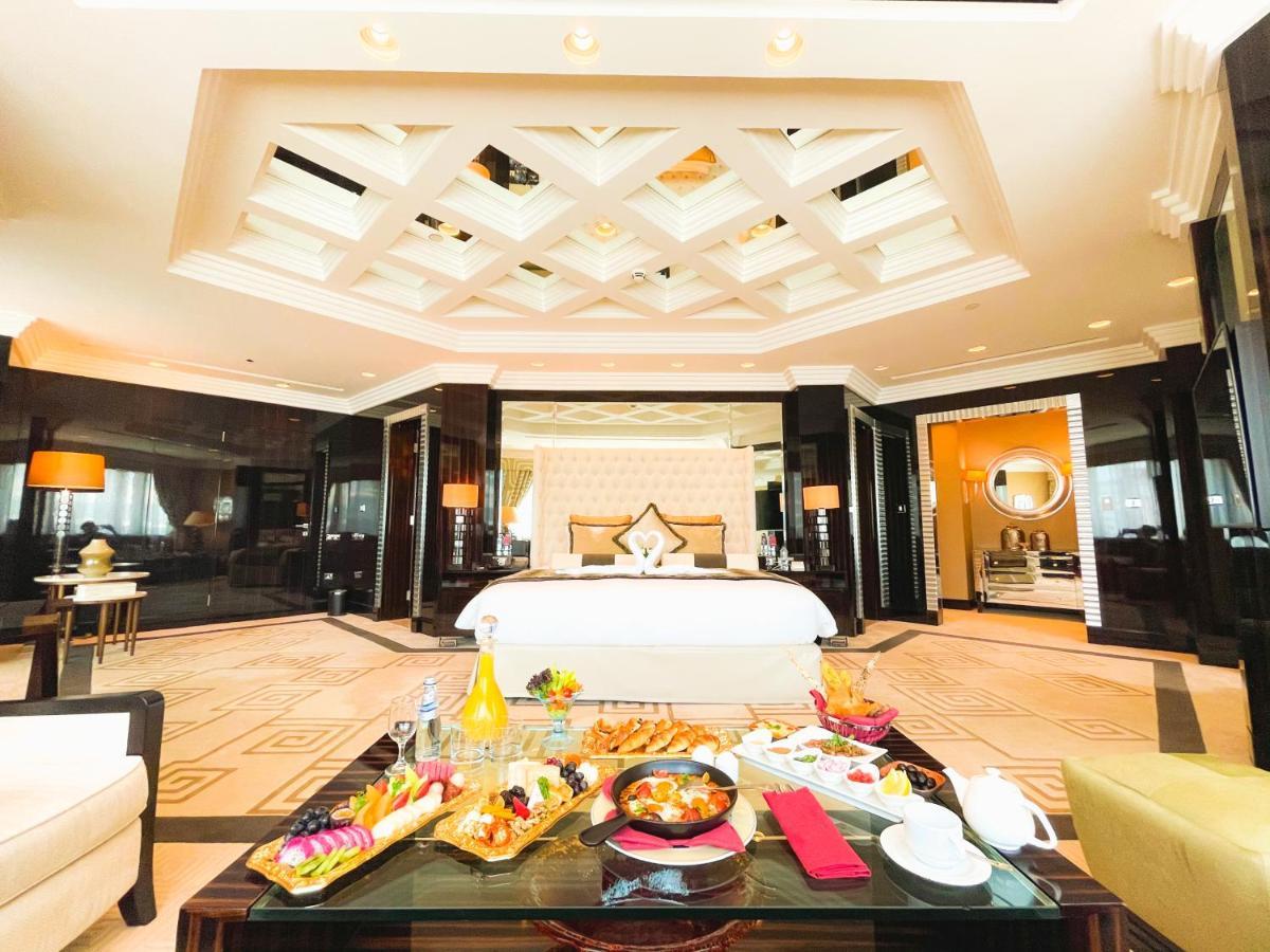 Hotel Mövenpick Grand Al Bustan Dubai Exterior foto The Royal Suite