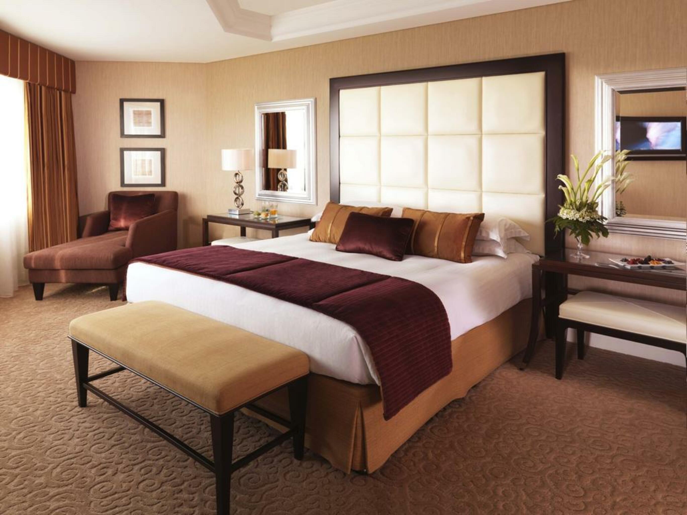 Hotel Mövenpick Grand Al Bustan Dubai Zimmer foto A guest room at the MGM Grand