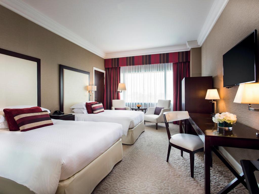 Hotel Mövenpick Grand Al Bustan Dubai Exterior foto