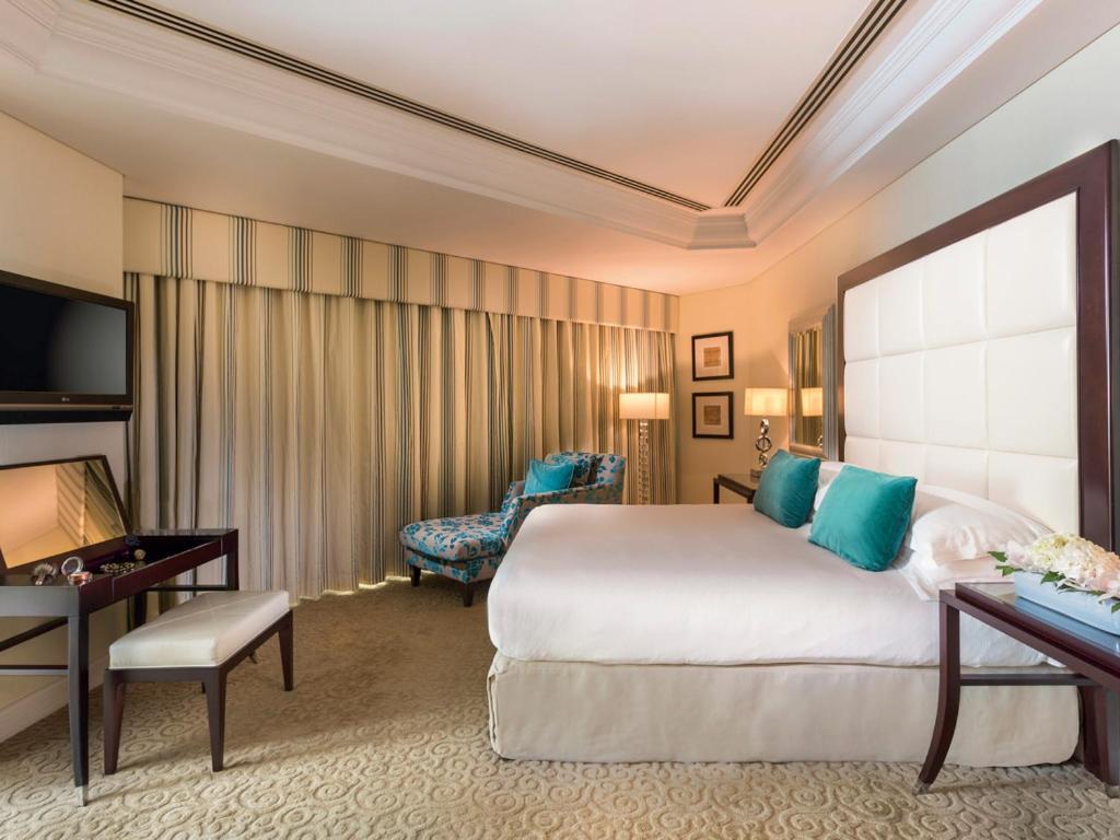 Hotel Mövenpick Grand Al Bustan Dubai Exterior foto