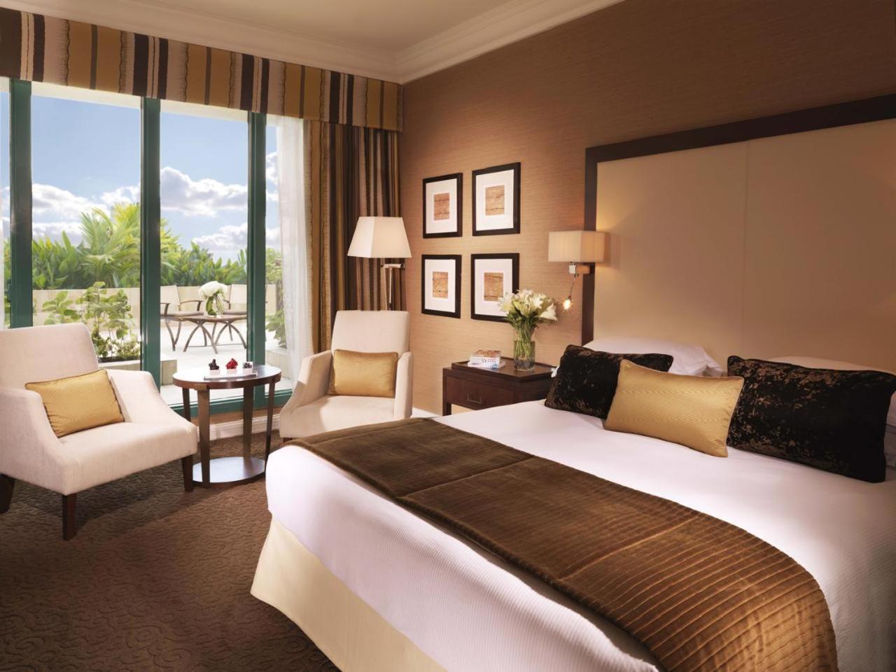 Hotel Mövenpick Grand Al Bustan Dubai Exterior foto