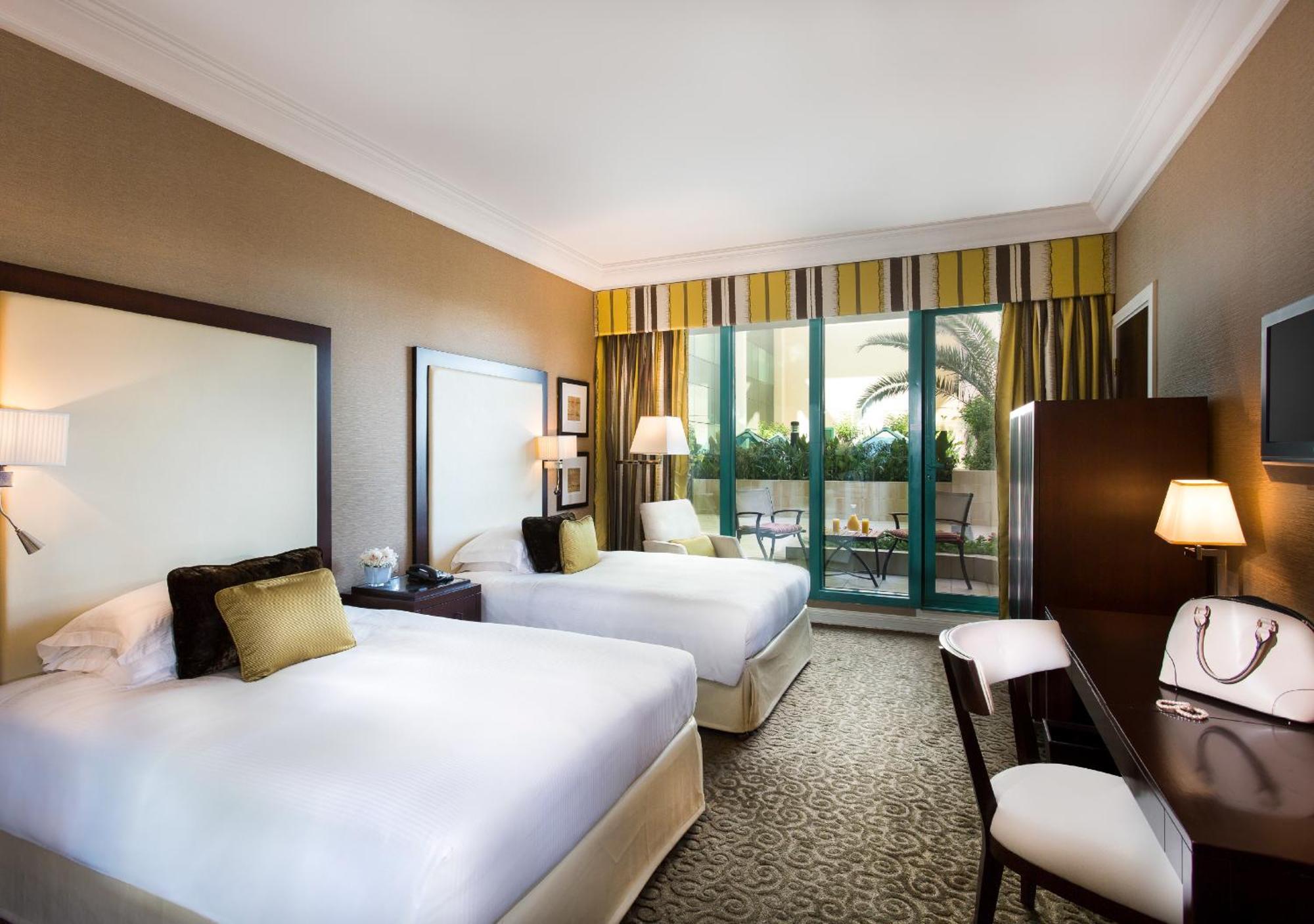 Hotel Mövenpick Grand Al Bustan Dubai Exterior foto